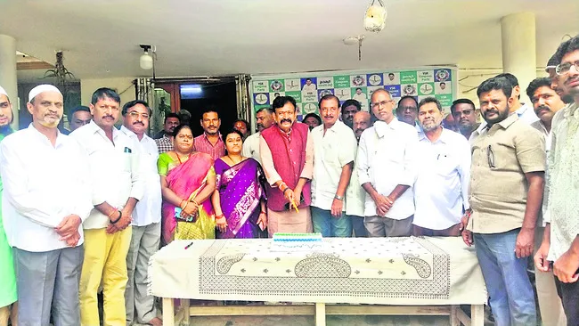 రెడ్‌బుక్‌ రాజ్యాంగం ఎంతో కాలం సాగదు 