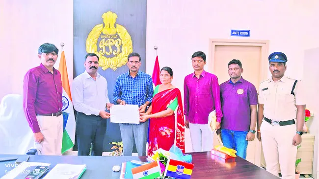 ఆన్‌లైన్‌లో పెట్టుబడులు పెట్టొద్దు 