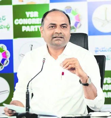 అనితమ్మా.. చలపతి చౌదరికి క్షమాపణ చెప్పాలి