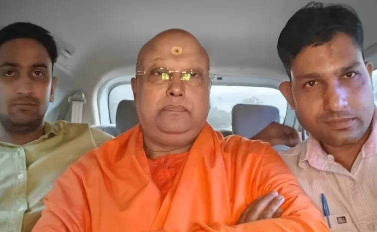 Swami Chaitanyananda Saraswati Dubai Sheikh Shocking WhatsApp Chats