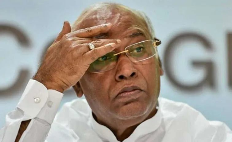 AICC Chief Mallikarjun Kharge Hospitalised Health Bulliten Updates