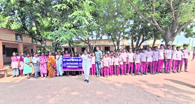 బాలల చట్టాలపై అవగాహన అవసరం 