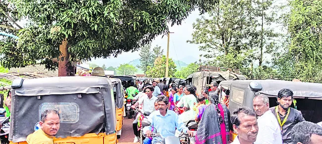 ట్రాఫిక్ సమస్యతో సతమతం