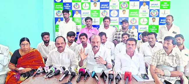 కూడేరు సీఐని సస్పెండ్ చేయాలి