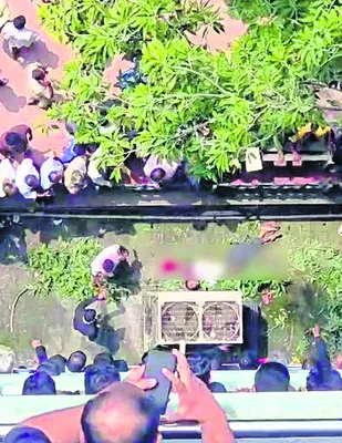 కోర్టు 5వ అంతస్తు నుంచి దూకి నిందితుడు ఆత్మహత్య  