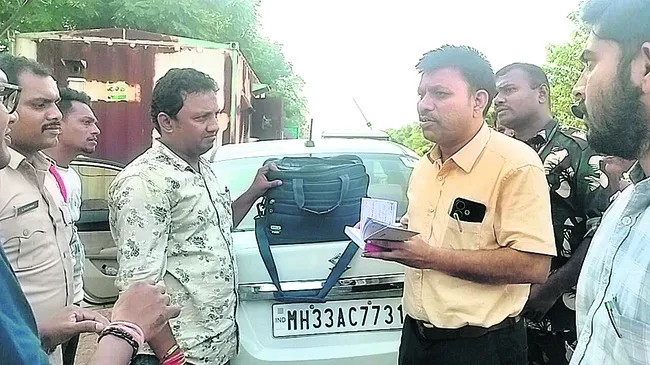 రూ.19.60 లక్షలు పట్టివేత