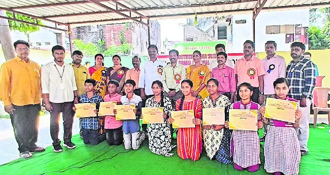 నాటికలతో నైపుణ్యాల పెంపు