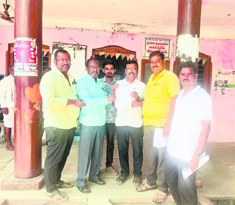 వ్యాపారులు ట్రేడ్‌ లైసెన్స్‌ తీసుకోవాలి 