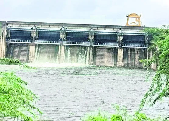 శంకర సముద్రానికి పెరిగిన వరద 