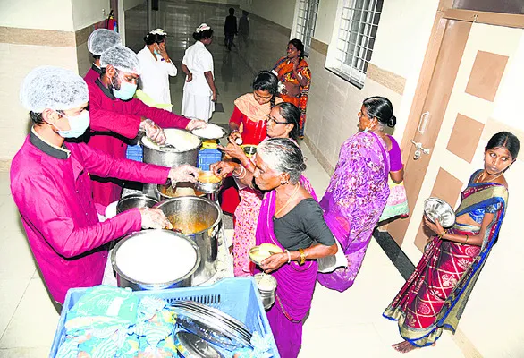 నీళ్ల పప్పు.. పల్చటి పాలు