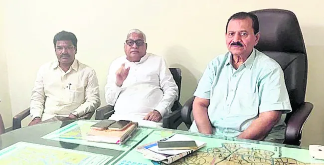 బీసీలకు రిజర్వేషన్లు సాధించే వరకు పోరాటం