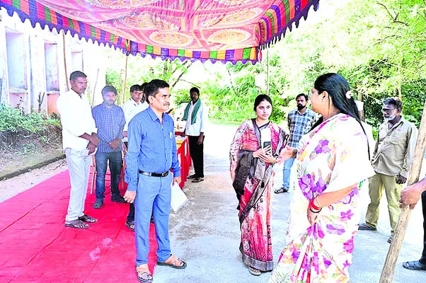 మొదలై.. ఆగింది
