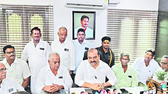వ్యవస్థలన్నీ పూర్తిగా నిర్వీర్యం 
