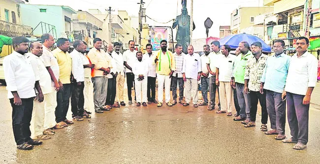 అంతా ఆగిపోయె!