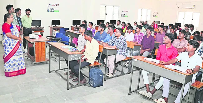 ఏటీసీతో ఆర్థికంగా రాణించాలి 