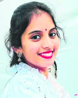 విద్యార్థిని ఆత్మహత్య 
