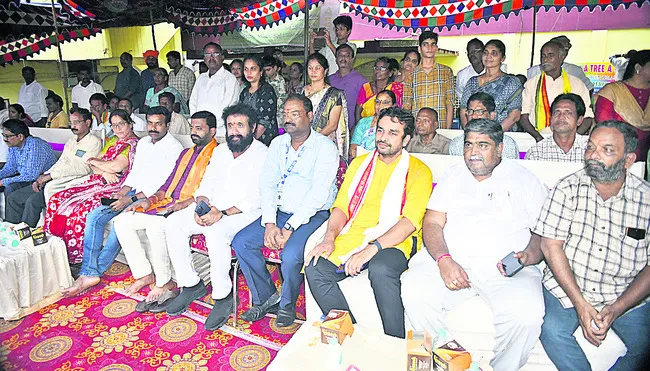 ● మరో టెంట్..