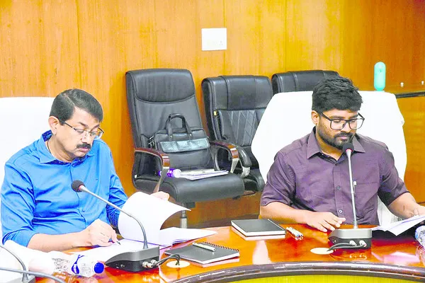ధాన్యం సేకరణకు ఏర్పాట్లు చేయాలి : కలెక్టర్