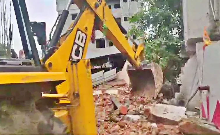 HYDRA Demolish Constructions At Banjara hills