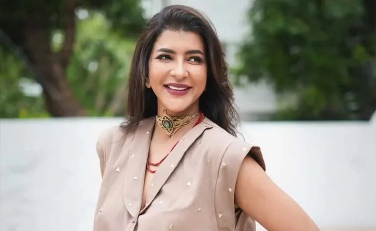 'నా తరఫున ఎవరూ నిలబడరని తెలుసు'.. మంచు లక్ష్మీ పోస్ట్ వైరల్!