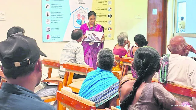 వృద్ధుల కోసం ప్రత్యేక నేత్ర సంరక్షణ కార్యక్రమాలు
