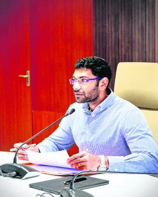 రాజకీయ కక్షతోనే బదిలీ..!