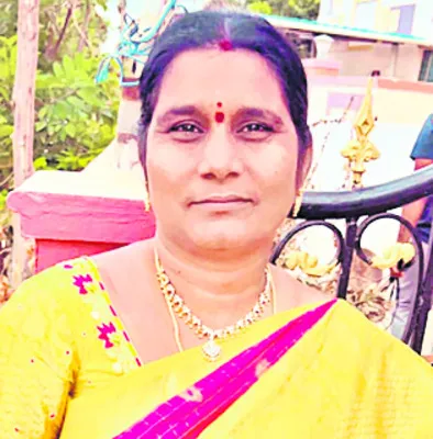 స్కూల్‌ బస్సు ఢీకొని బాలుడి మృతి 