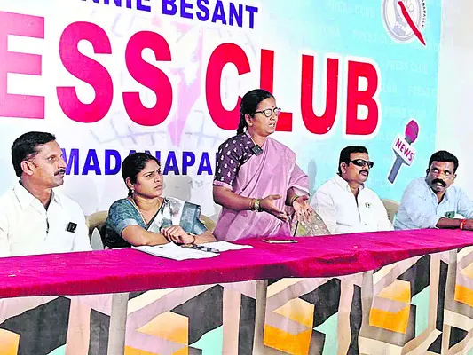 దళితులకు అన్యాయం చేస్తుంటే చంద్రబాబు, పవన్‌కల్యాణ్‌ స్ప