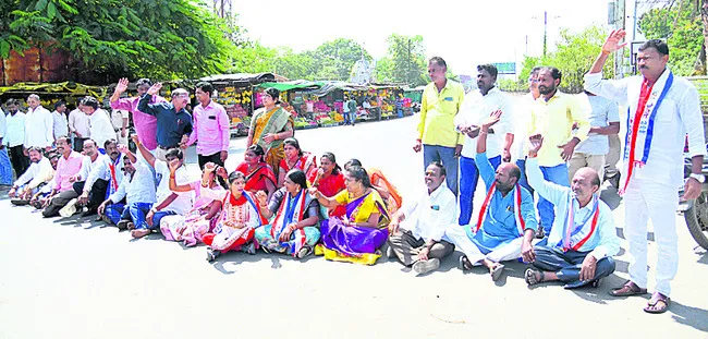 అడ్డుపడితే గుణపాఠం చెబుతాం