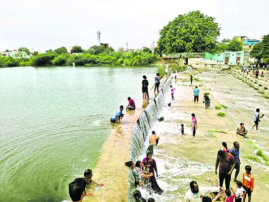 బాలికల సంరక్షణతోనే మానవ మనుగడ 