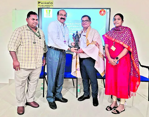 సామాజిక భద్రతే ఈఎస్ఐ లక్ష్యం