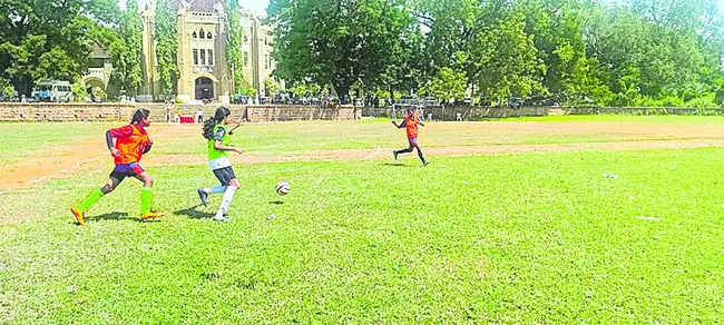 ఉత్సాహంగా ఫుట్బాల్ ఎంపికలు