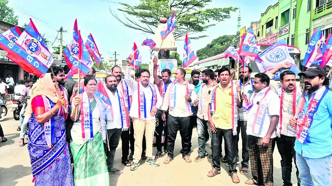బీసీ రిజర్వేషన్ల కోసం పోరాడాలి