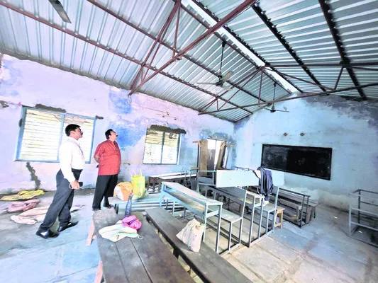 మరమ్మతు పనుల పరిశీలన 