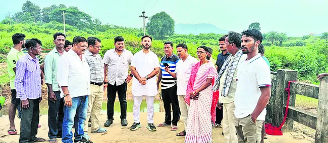 గుమ్మా బ్లాక్‌లో పంట నష్టం పరిశీలన 