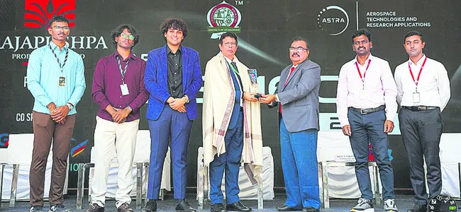 రక్షణ రంగం సాంకేతికతతో పురోగమిస్తున్న భారత్