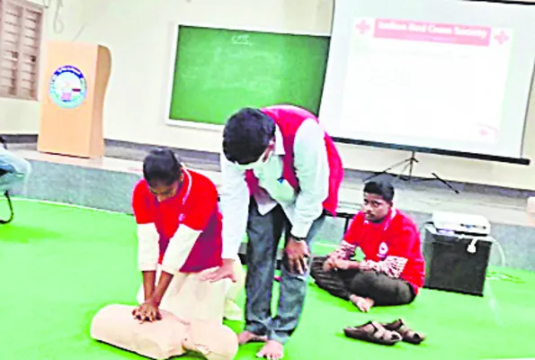 ప్రథమ చికిత్సపై అవగాహన అవసరం