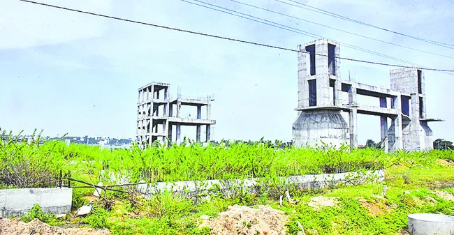 పాలన చేరువై.. ప్రగతి కరువై