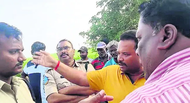 డిప్యూటీ రేంజ్‌ ఆఫీసర్‌పై దాడి

