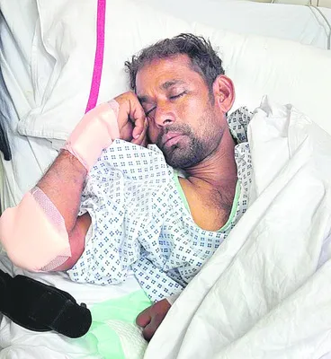 దుబాయి ఎయిర్పోర్టులో తెలంగాణ వాసికి అస్వస్థత