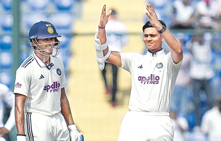 India heading for a big score in the second Test