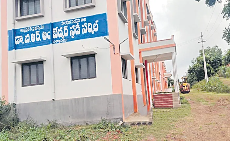 The government is preventing unemployed youth from even providing training