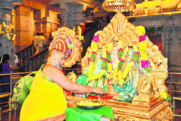 323 ద