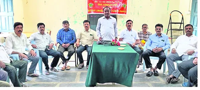 గురుకులాల సమస్యలపై అలసత్వం 