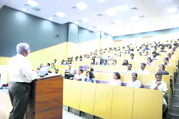 ఎయిమ్స్‌లో మానసిక ఆరోగ్య దినోత్సవం 