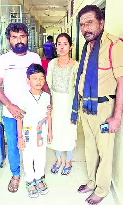 తప్పిపోయిన బాలుడి అప్పగింత 
