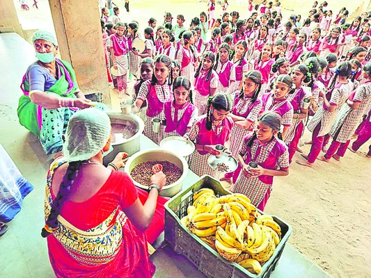సర్కారు బడుల్లో అల్పాహారం
