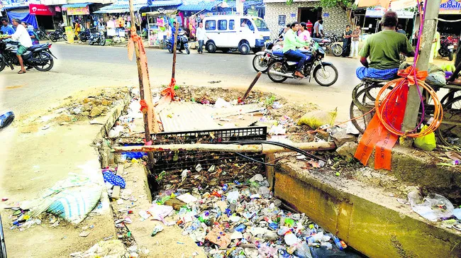 ●ఇదేనా ‘చెత్త’శుద్ధి? 