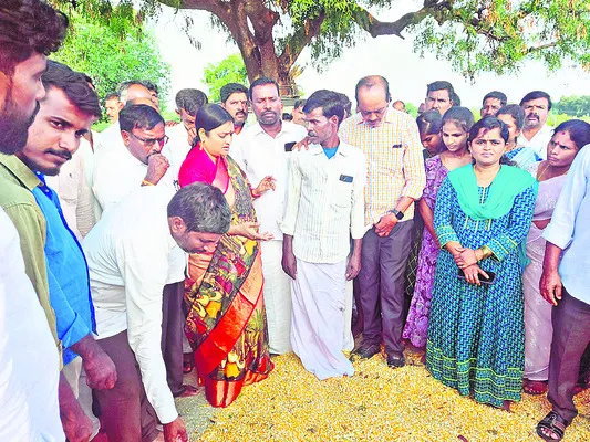 మంత్రులకు రైతుల గోడు పట్టదా?