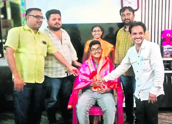 రైలు కింద పడి మహిళ మృతి